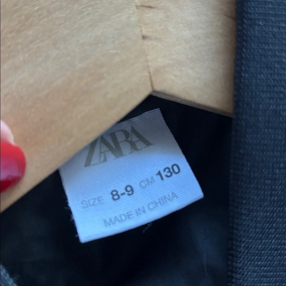 KIDS ! Zara 3pc Bundle size 8-9, 9 ,10 quilted jacket. Sweat shirt. Hoodie